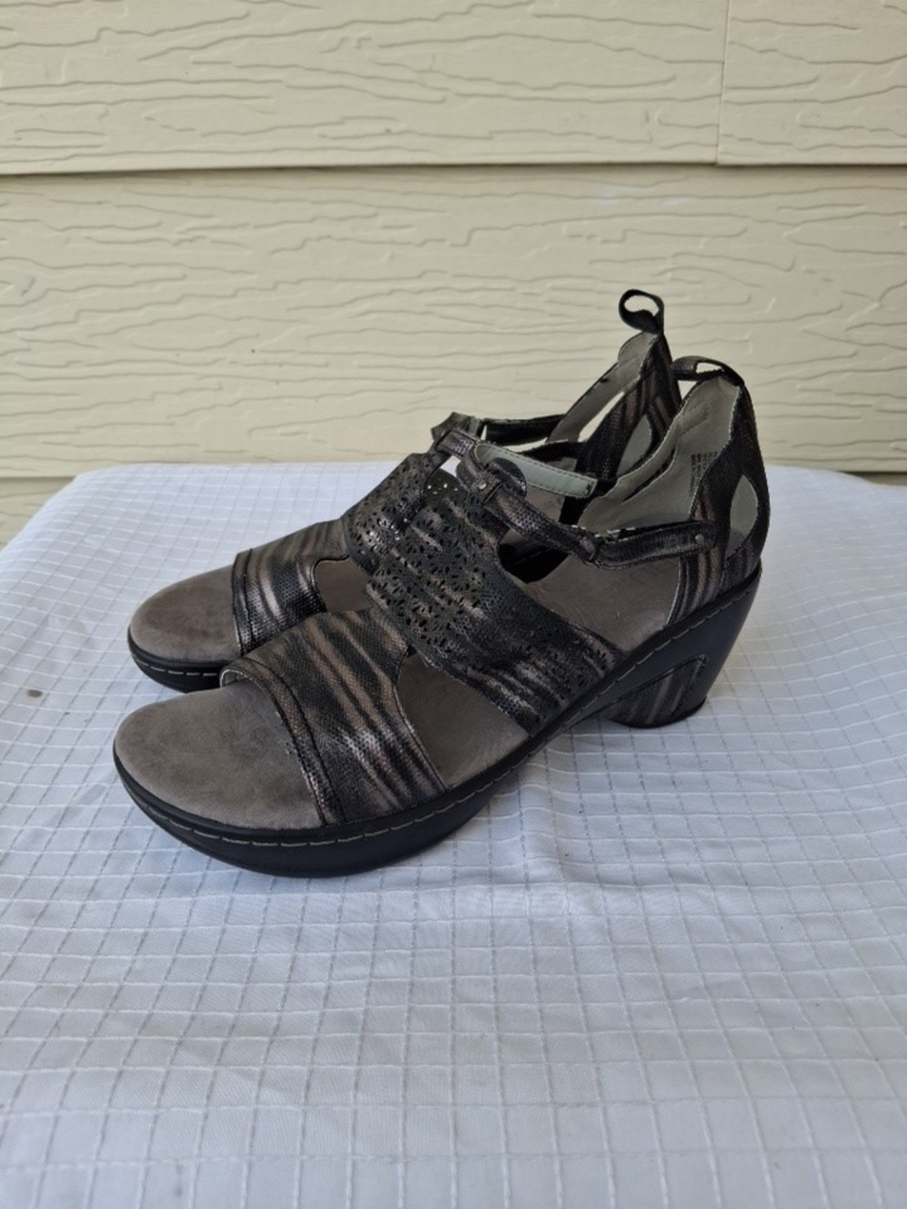 JBU by Jambu Women's 10 M Black & Silver Shimmer Bonita Wedge Sandals